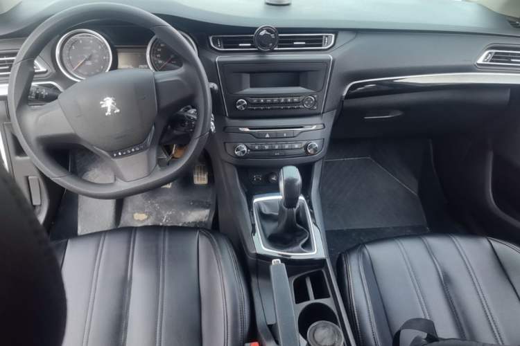 Used Peugeot 408 2014 1.8L Manual Leading Edition Center Console