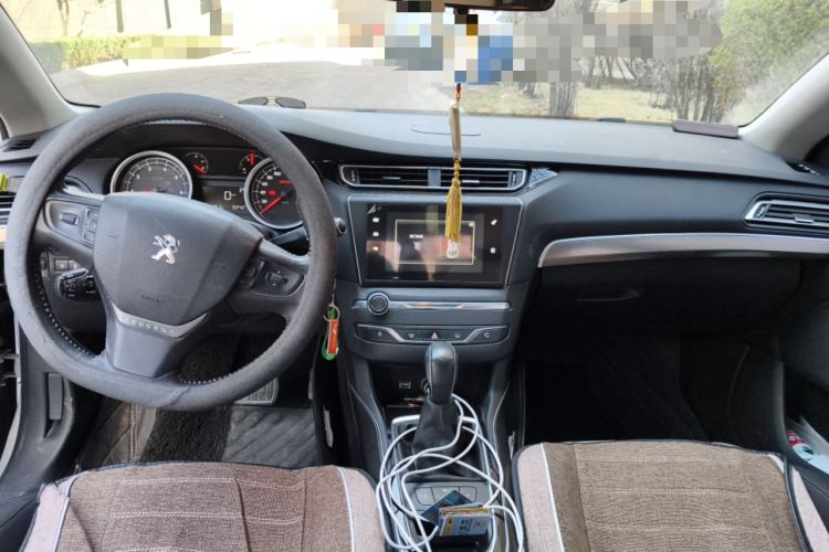 Used Peugeot 408 2014 1.8L Automatic Luxury Edition Center Console