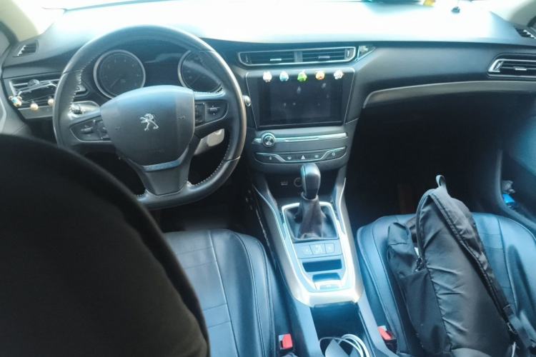 Used Peugeot 408 2014 1.8L Automatic Luxury Edition Center Console