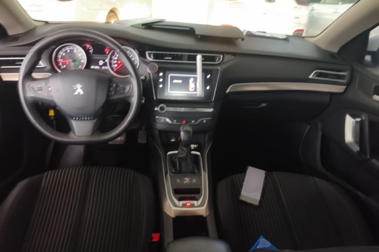 Used Peugeot 408 2014 1.8L Automatic Luxury Edition Center Console