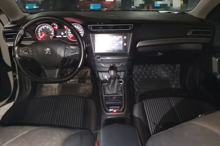 Used Peugeot 408 2014 1.8L Automatic Luxury Edition Center Console