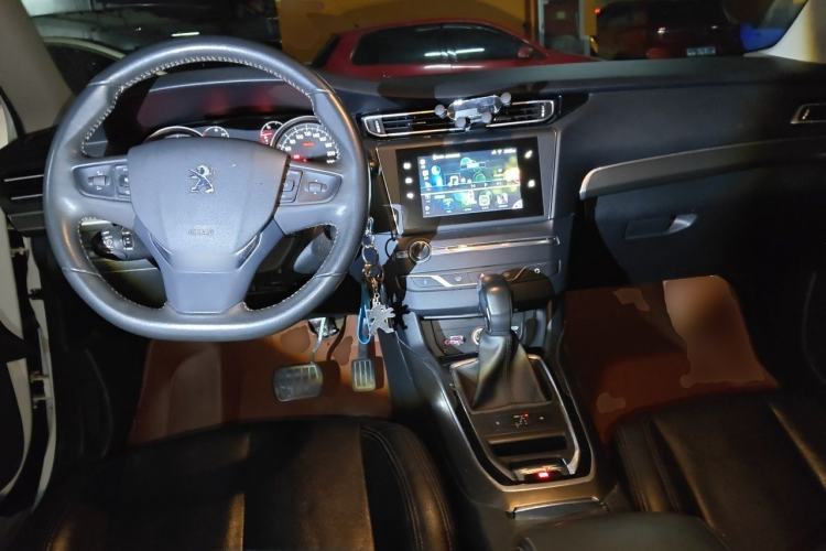 Used Peugeot 408 2014 1.8L Automatic Luxury Edition Center Console