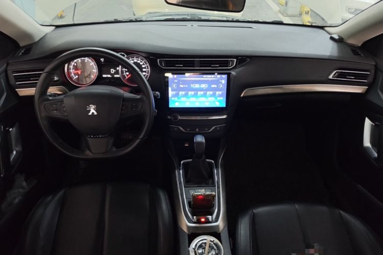 Used Peugeot 408 2014 1.8L Automatic Luxury Edition Center Console