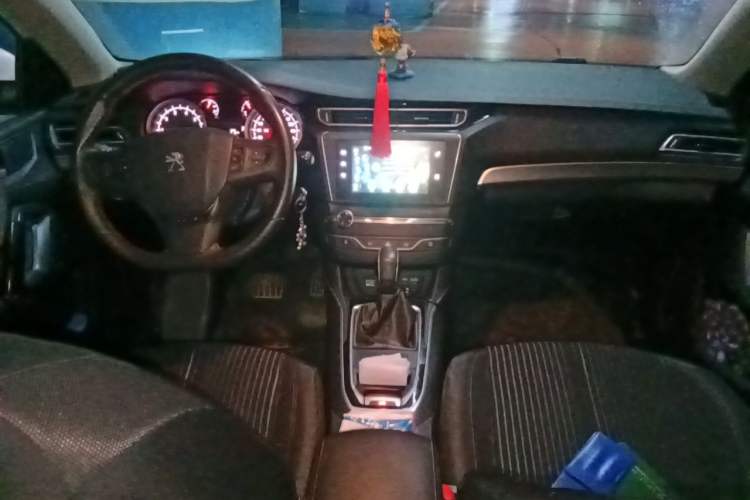 Used Peugeot 408 2014 1.8L Automatic Luxury Edition Center Console