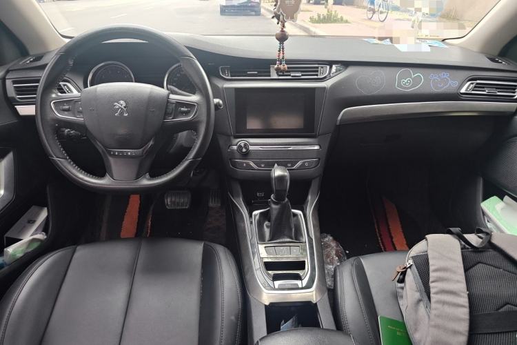 Used Peugeot 408 2014 1.8L Automatic Luxury Edition Center Console