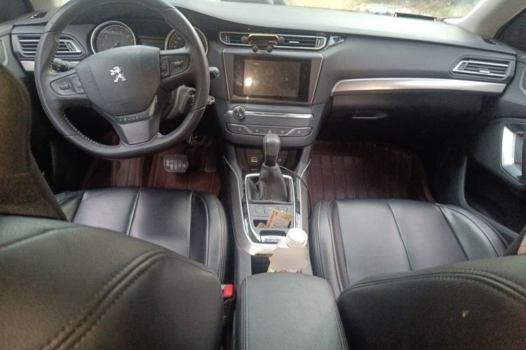 Used Peugeot 408 2014 1.6T Automatic Supreme Edition Center Console