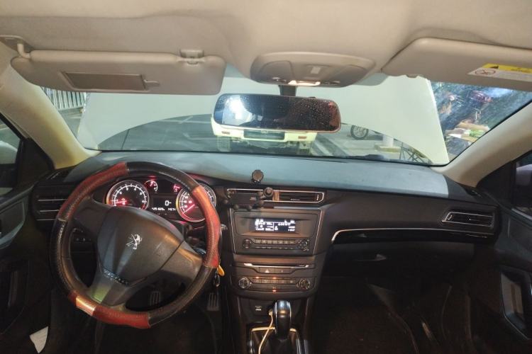 Used Peugeot 408 2014 1.8L Manual Leading Edition Center Console