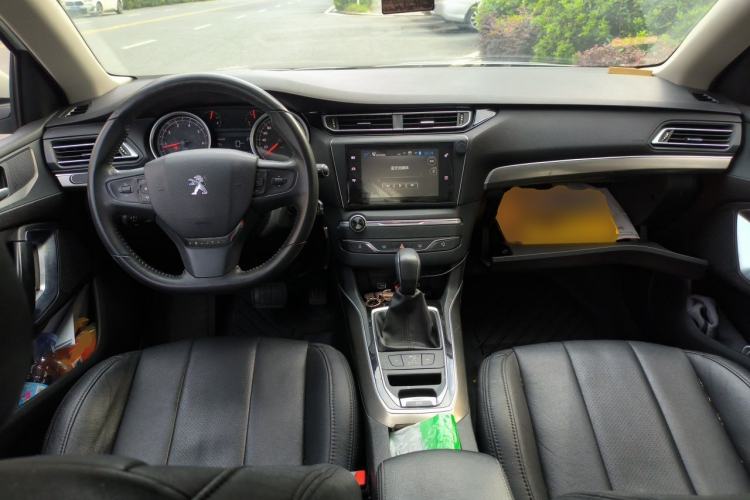 Used Peugeot 408 2014 1.8L Automatic Luxury Edition Center Console