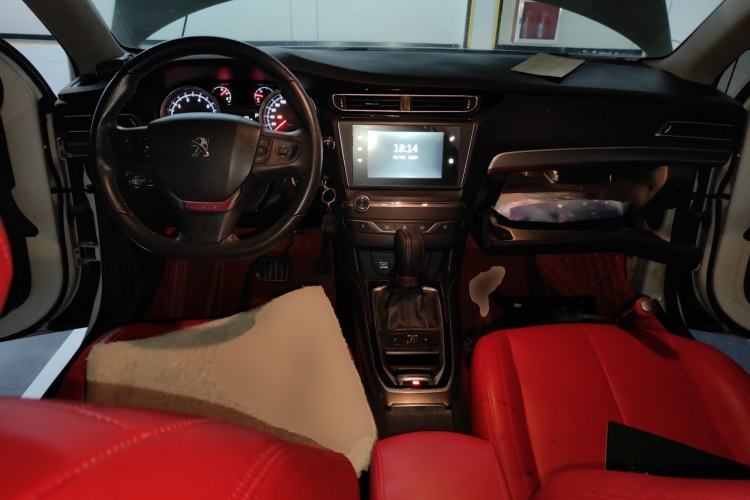 Used Peugeot 408 2014 1.8L Automatic Luxury Edition Center Console