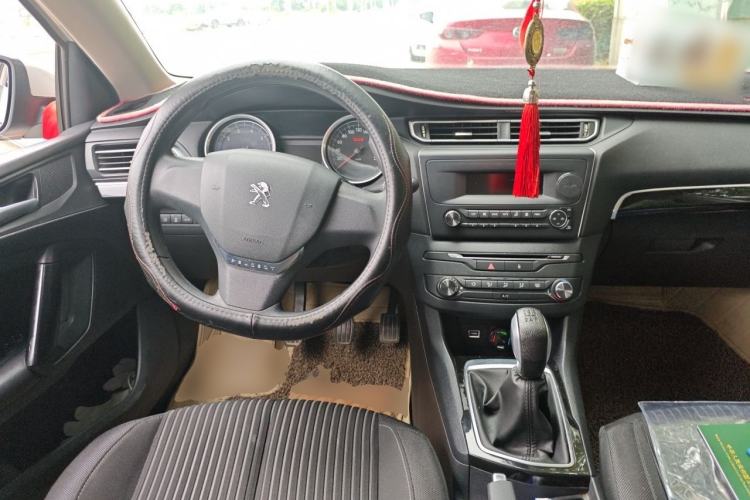 Used Peugeot 408 2014 1.8L Manual Leading Edition Center Console