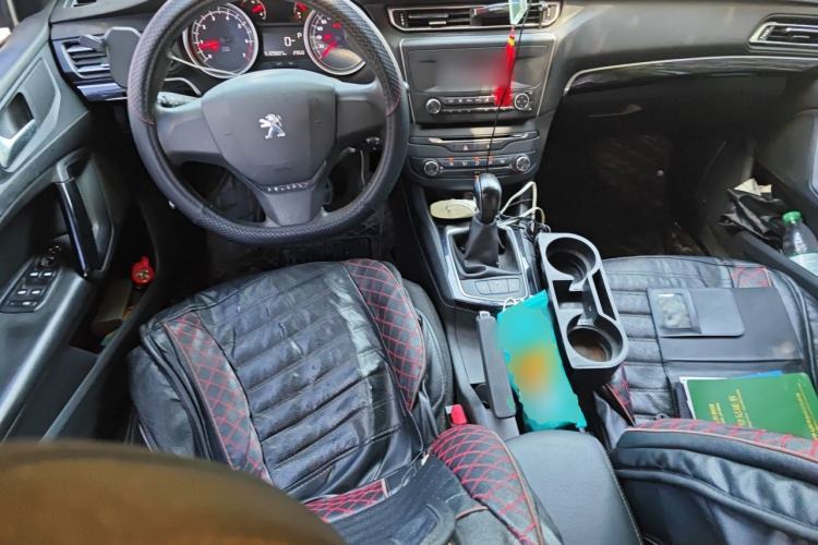 Used Peugeot 408 2014 1.8L Automatic Leading Edition Center Console