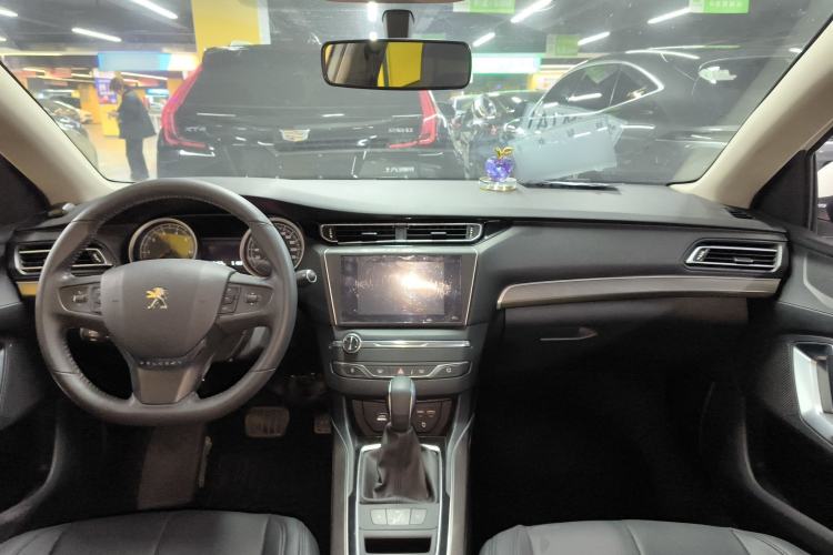 Used Peugeot 408 2014 1.8L Automatic Luxury Edition Center Console