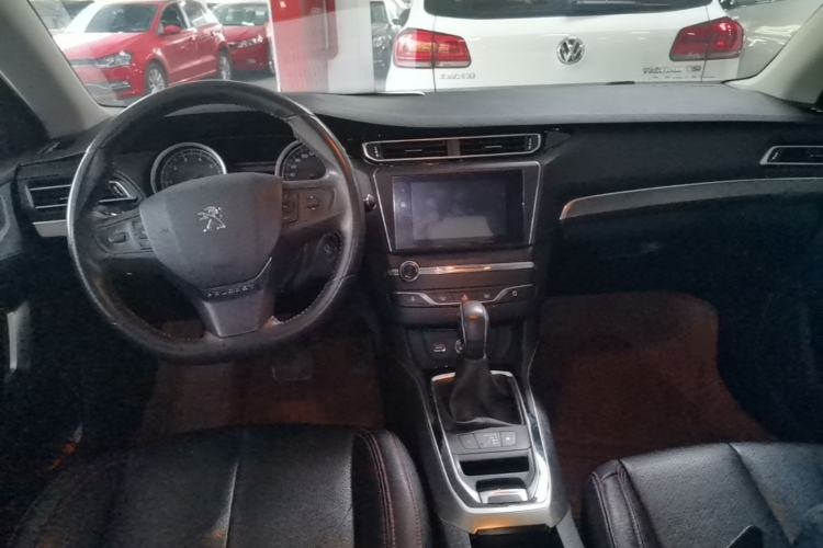 Used Peugeot 408 2014 1.8L Automatic Luxury Edition Center Console