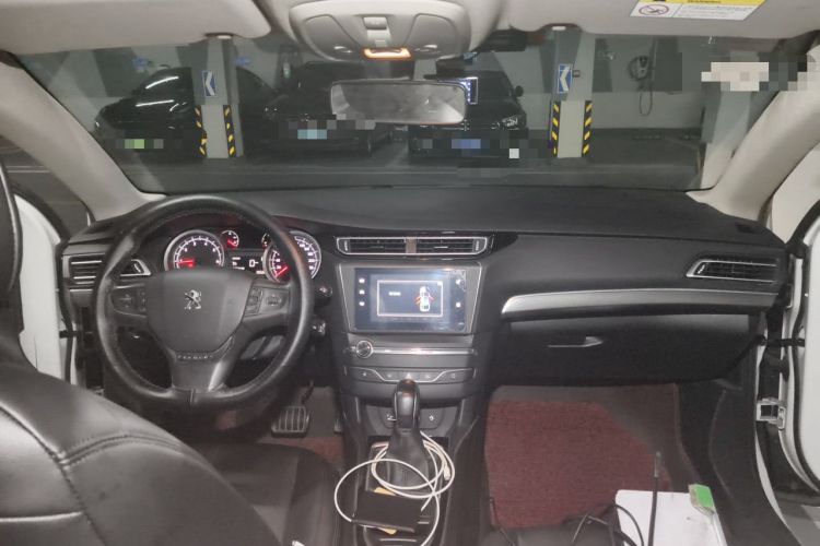 Used Peugeot 408 2014 1.8L Automatic Luxury Edition Center Console