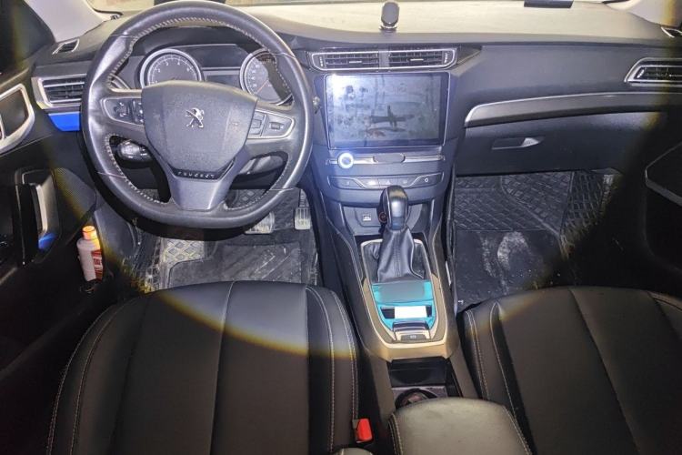 Used Peugeot 408 2014 1.8L Automatic Luxury Edition Center Console