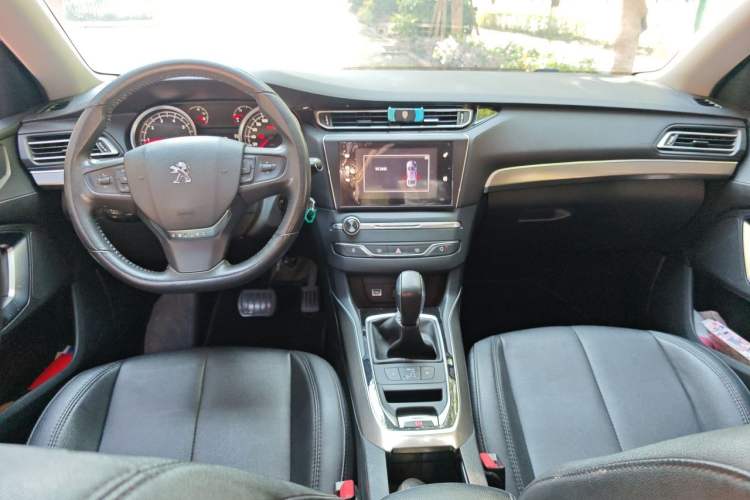 Used Peugeot 408 2014 1.8L Automatic Luxury Edition Center Console