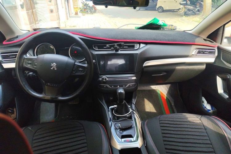 Used Peugeot 408 2014 1.6T Automatic Prestige Edition Center Console