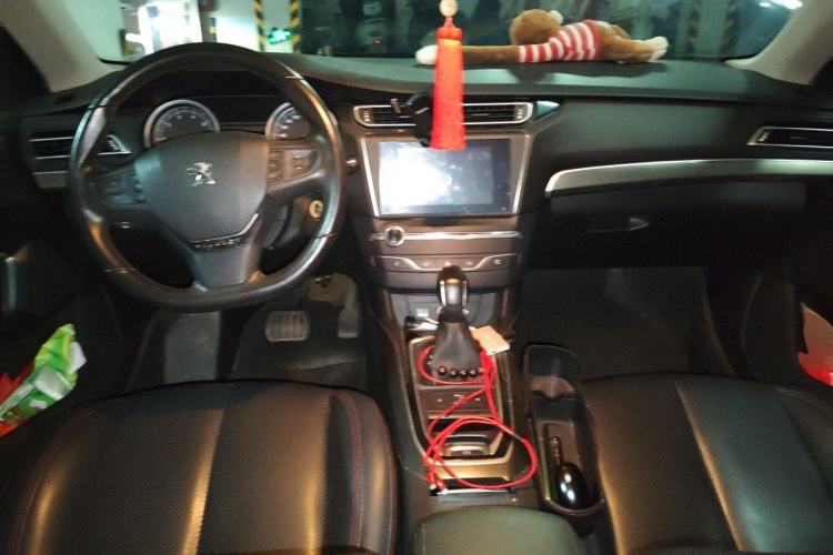 Used Peugeot 408 2014 1.8L Automatic Luxury Edition Center Console