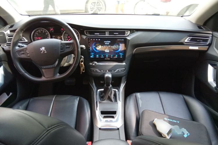 Used Peugeot 408 2014 1.8L Automatic Luxury Edition Center Console