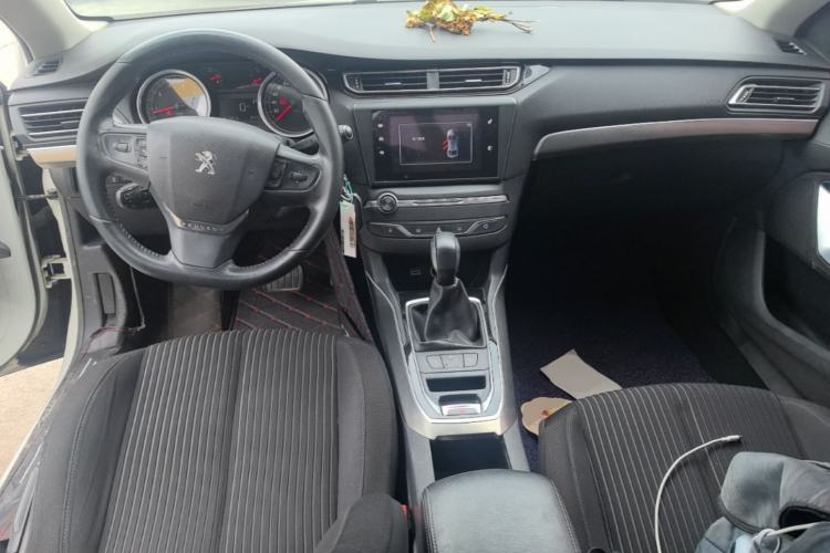Used Peugeot 408 2014 1.8L Automatic Luxury Edition Center Console