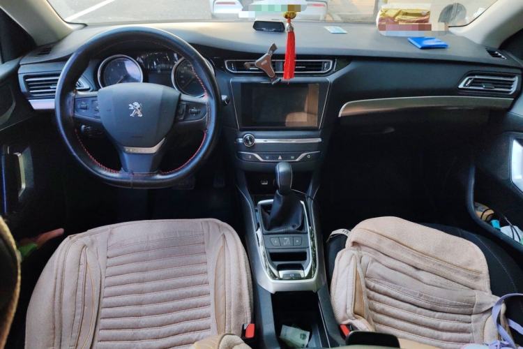 Used Peugeot 408 2014 1.8L Automatic Luxury Edition Center Console