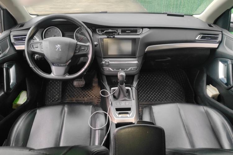 Used Peugeot 408 2014 1.8L Automatic Luxury Edition Center Console