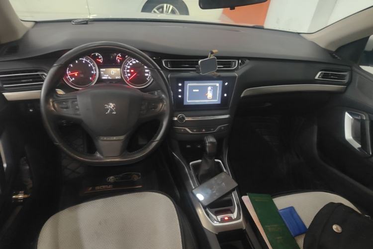 Used Peugeot 408 2014 1.8L Automatic Luxury Edition Center Console