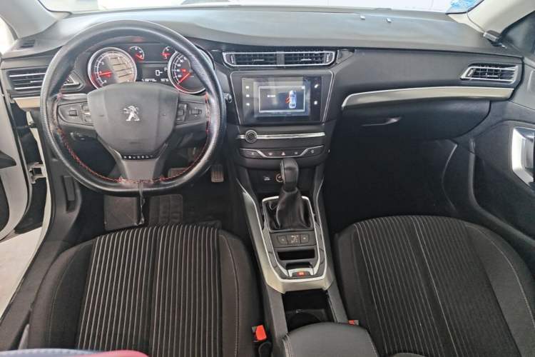 Used Peugeot 408 2014 1.8L Automatic Luxury Edition Center Console
