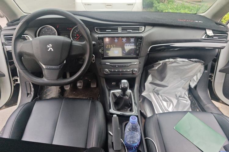 Used Peugeot 408 2014 1.8L Manual Leading Edition Center Console