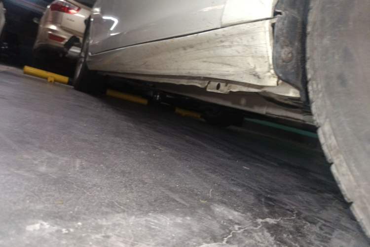 Used Peugeot 408 2014 1.8L Manual Leading Edition Chassis Front Right