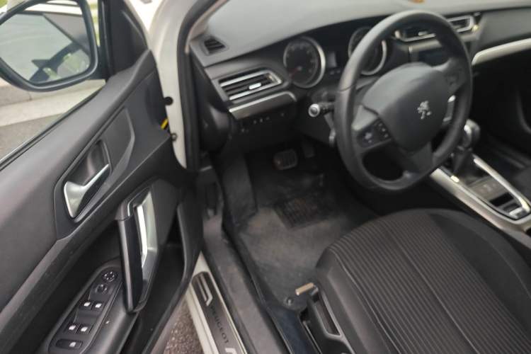 Used Peugeot 408 2014 1.8L Automatic Luxury Edition Driver Seat