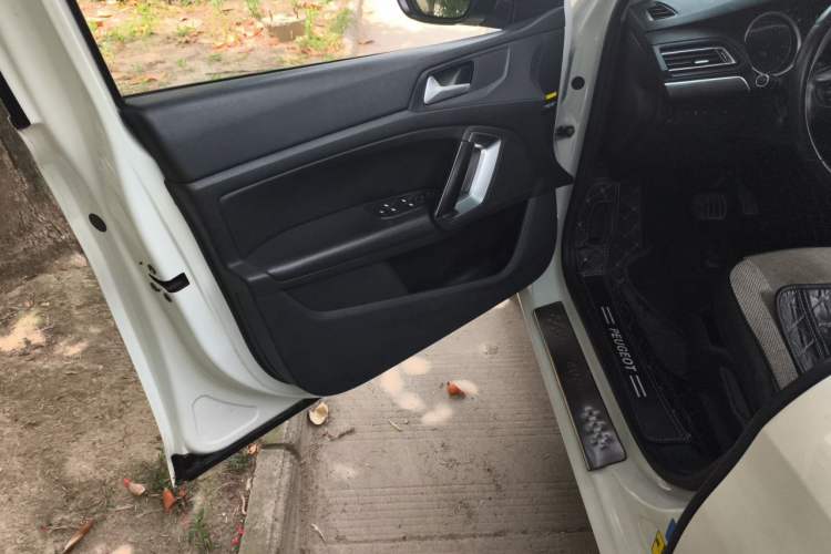 Used Peugeot 408 2014 1.8L Automatic Luxury Edition Driver Seat