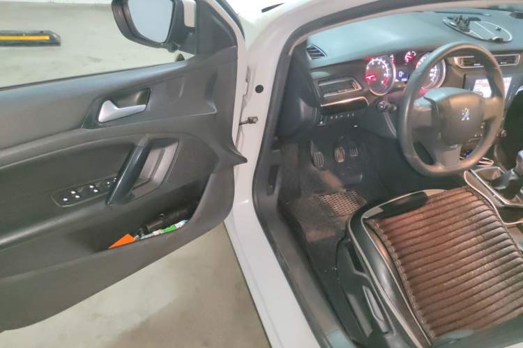 Used Peugeot 408 2014 1.8L Manual Leading Edition Driver Seat