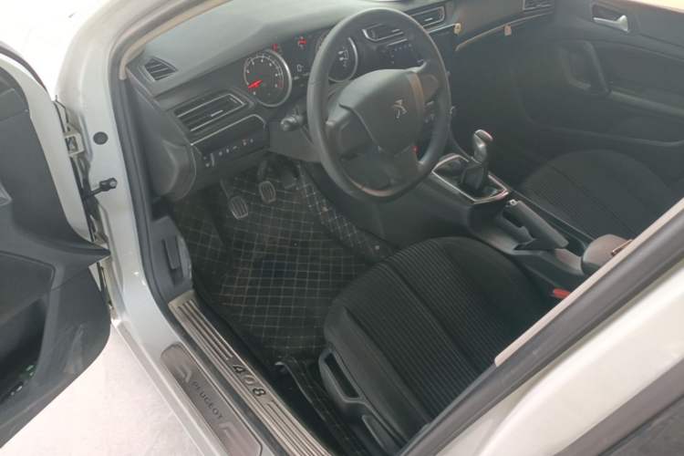 Used Peugeot 408 2014 1.8L Manual Leading Edition Driver Seat