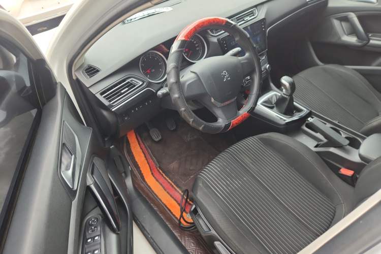 Used Peugeot 408 2014 1.8L Manual Leading Edition Driver Seat