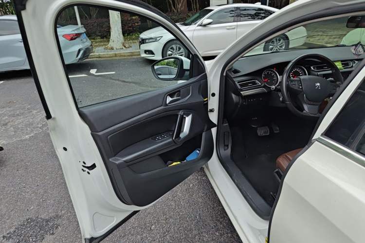 Used Peugeot 408 2014 1.8L Automatic Luxury Edition Driver Seat