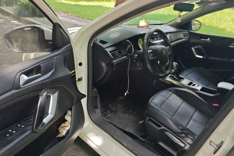 Used Peugeot 408 2014 1.8L Automatic Luxury Edition Driver Seat