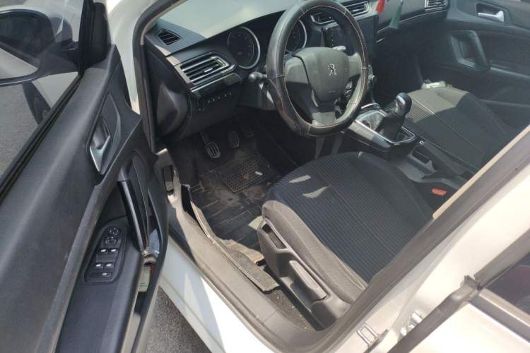 Used Peugeot 408 2014 1.8L Manual Leading Edition Driver Seat