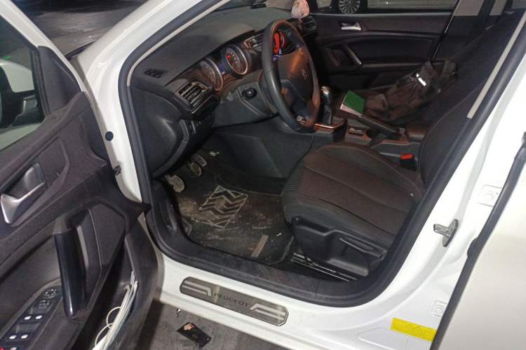 Used Peugeot 408 2014 1.8L Manual Leading Edition Driver Seat