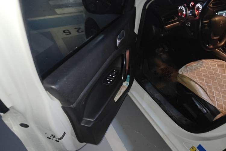 Used Peugeot 408 2014 1.8L Automatic Luxury Edition Driver Seat