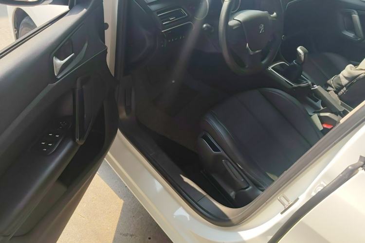 Used Peugeot 408 2014 1.8L Manual Leading Edition Driver Seat