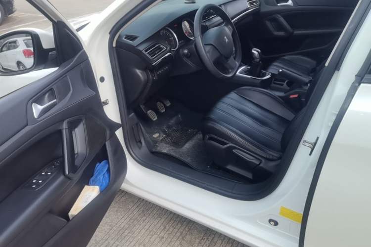 Used Peugeot 408 2014 1.8L Manual Leading Edition Driver Seat