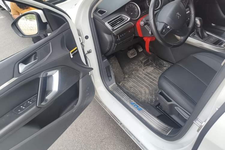 Used Peugeot 408 2014 1.8L Automatic Luxury Edition Driver Seat