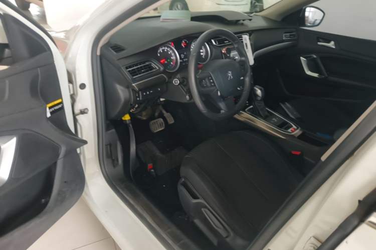 Used Peugeot 408 2014 1.8L Automatic Luxury Edition Driver Seat