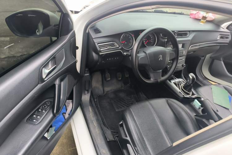 Used Peugeot 408 2014 1.8L Manual Leading Edition Driver Seat