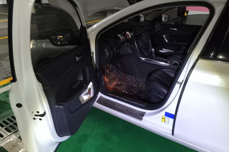 Used Peugeot 408 2014 1.6T Automatic Supreme Edition Driver Seat