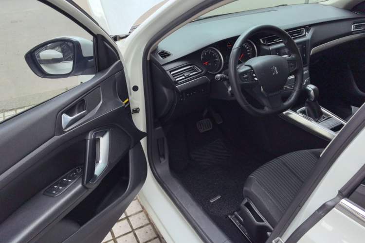 Used Peugeot 408 2014 1.8L Automatic Luxury Edition Driver Seat