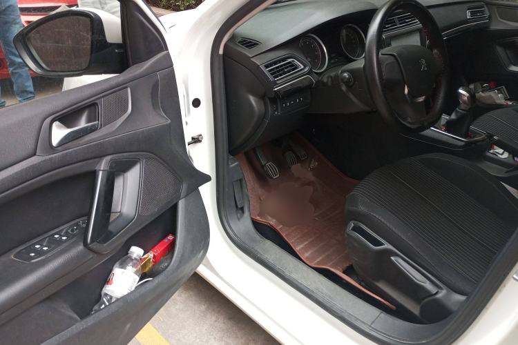 Used Peugeot 408 2014 1.8L Manual Leading Edition Driver Seat