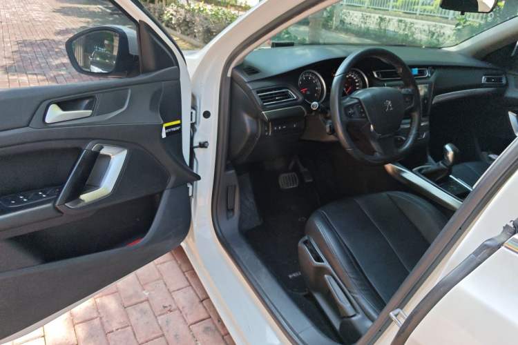 Used Peugeot 408 2014 1.8L Automatic Luxury Edition Driver Seat