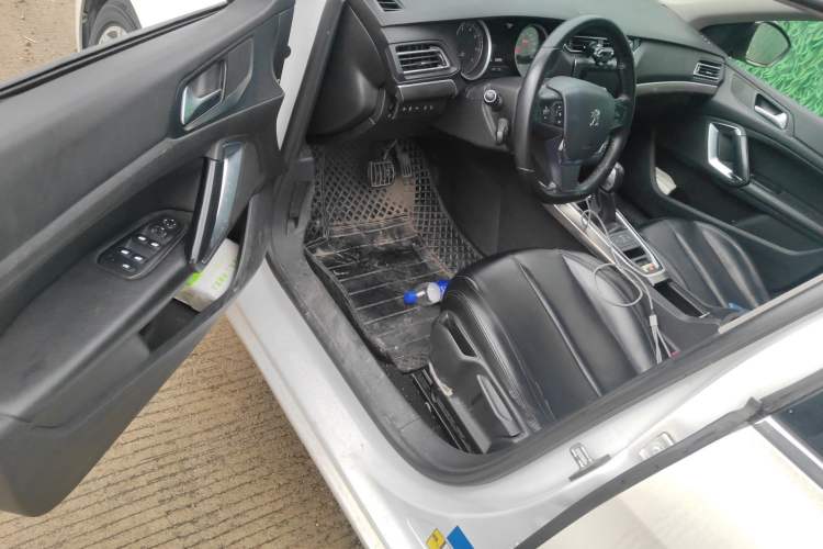 Used Peugeot 408 2014 1.8L Automatic Luxury Edition Driver Seat